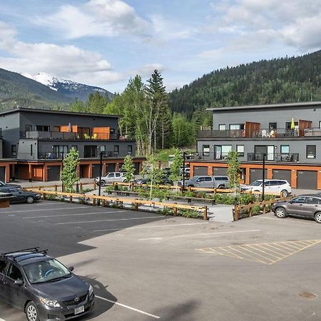 The Mac Shack By Revelstoke Vacations Apartment Exterior foto